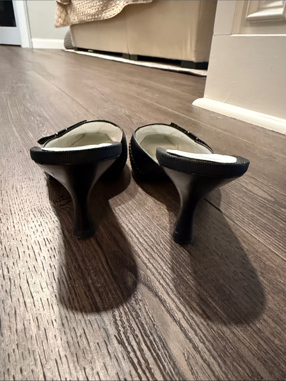 dressbarn Black Slip-On Kitten Leather Heel Mules 8 - Picture 5 of 6